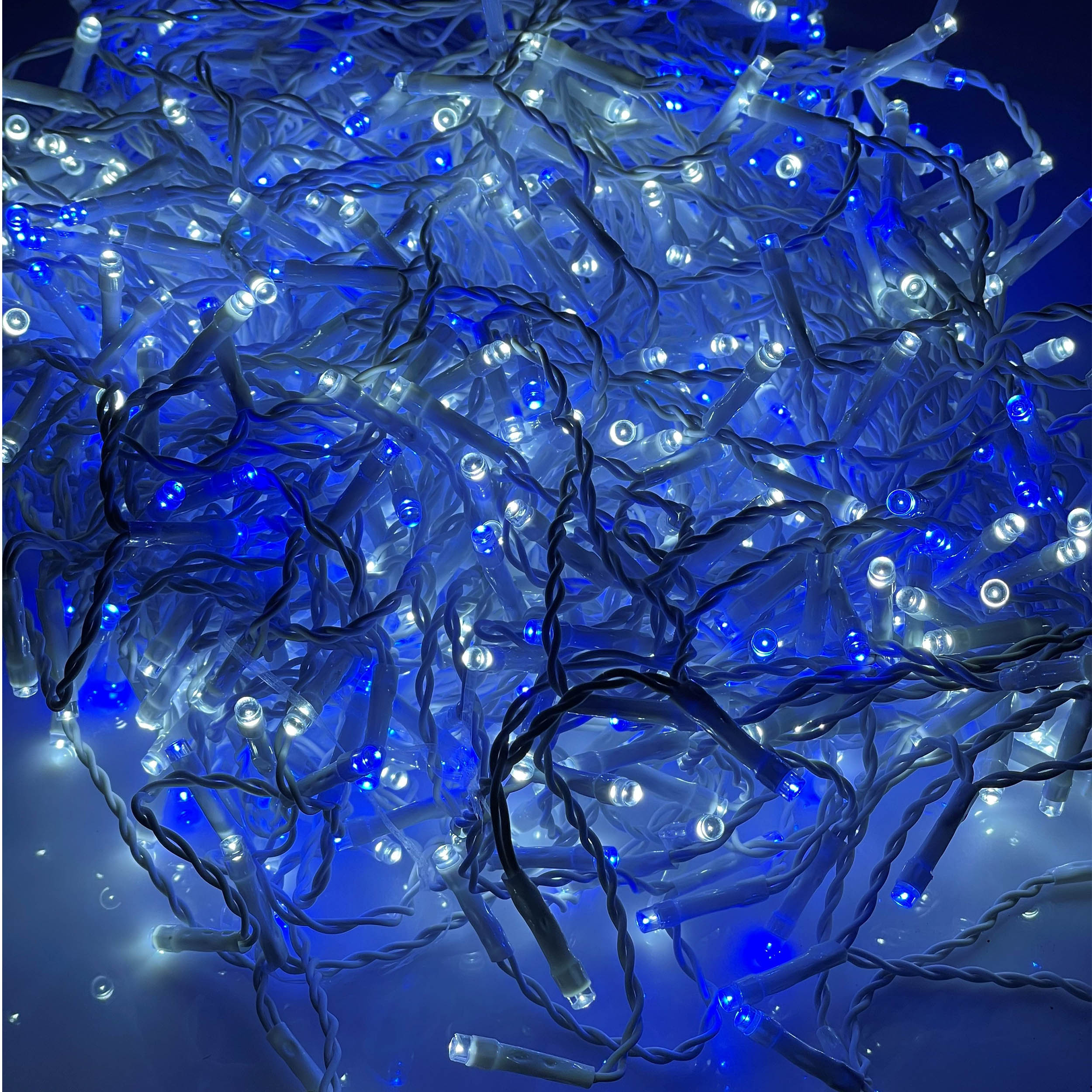 Lichtervorhang Eisregen 720 LED blauweiß